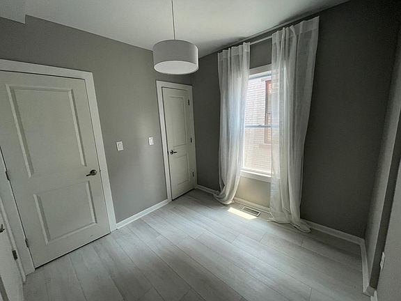 5th image of 2437 Tremont Ave Unit 2