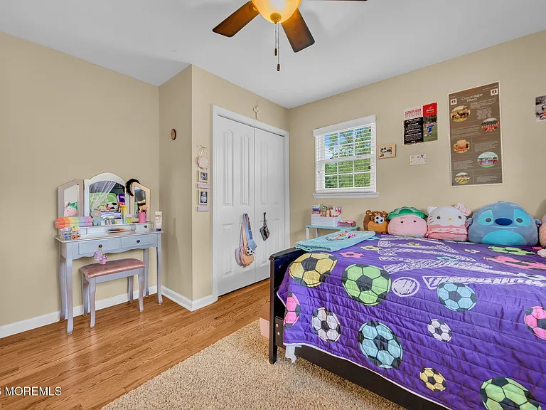 60 Farrell Dr — Photo 21