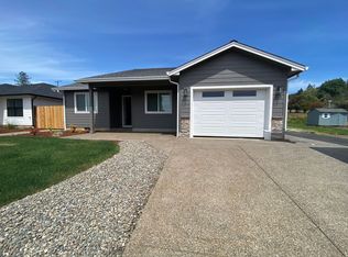 420 SE 1st St, Oakland, OR 97462