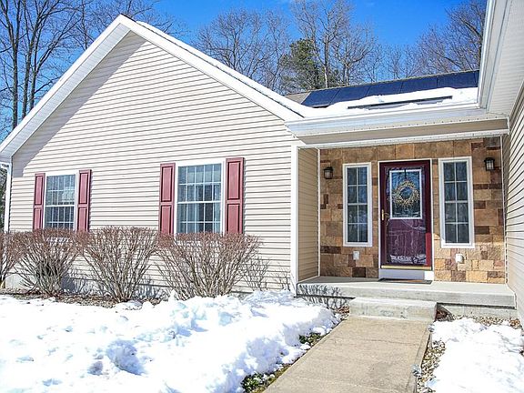 2nd image of 10 Wildflower Ln