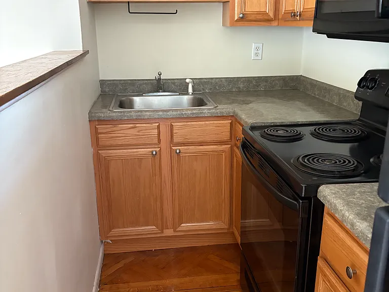 36 Spring St #3R — Photo 2
