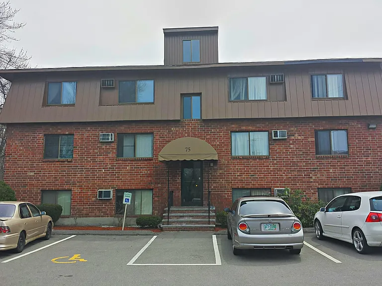 75 Log St #2B — Photo 1