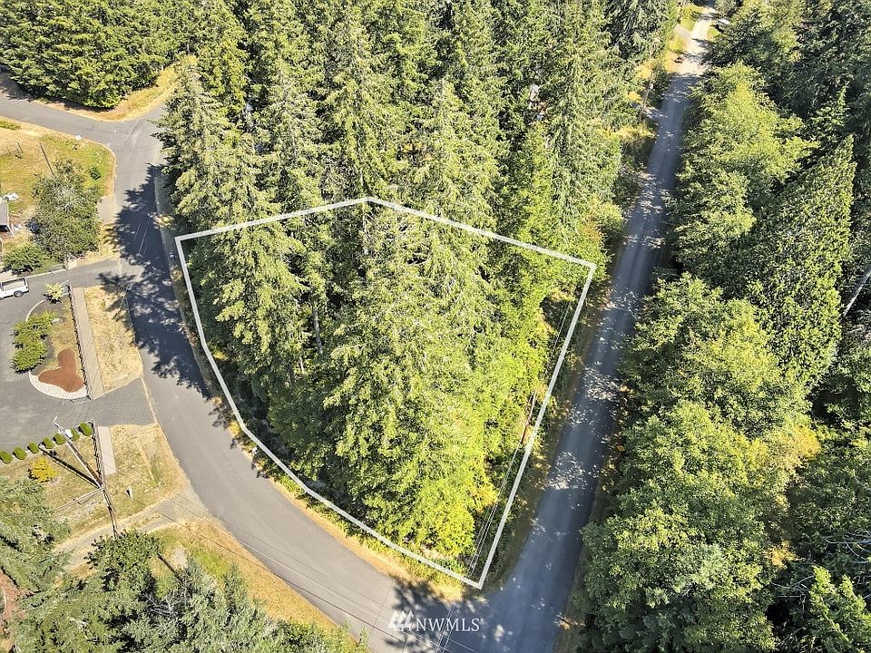 1st image of 0 E Pickering and Park Drive