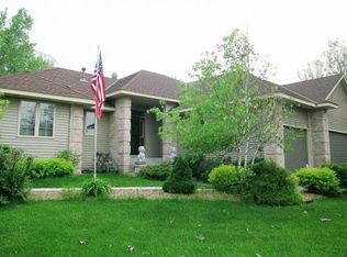 1998 Castle Ave E, Maplewood, MN 55109
