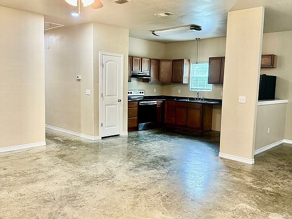 3rd image of 2402 Valley Ave
