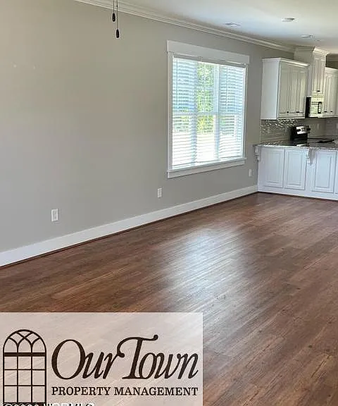 5115 Durban Dr N — Photo 2