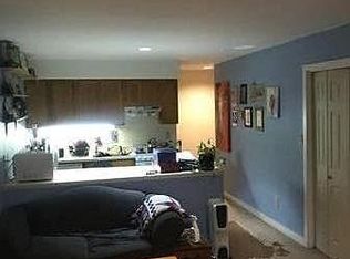 212 Cedarwood Ln, Carrboro, NC 27510