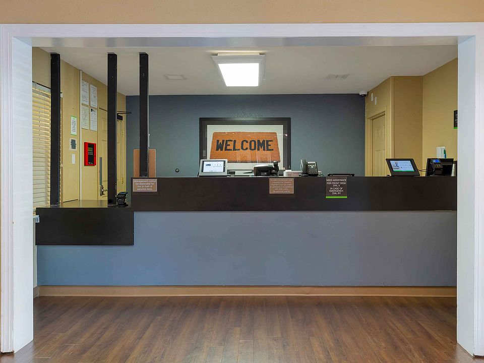 Lobby and Guest Check-in