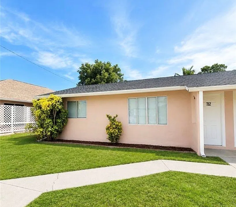 712 SW 3rd Ct