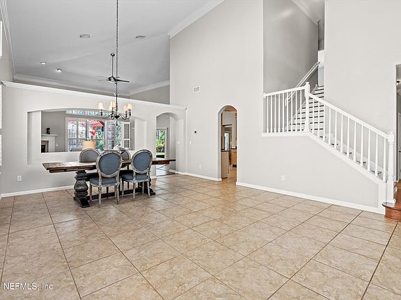 5th image of 708 E AMERICAN EAGLE Drive