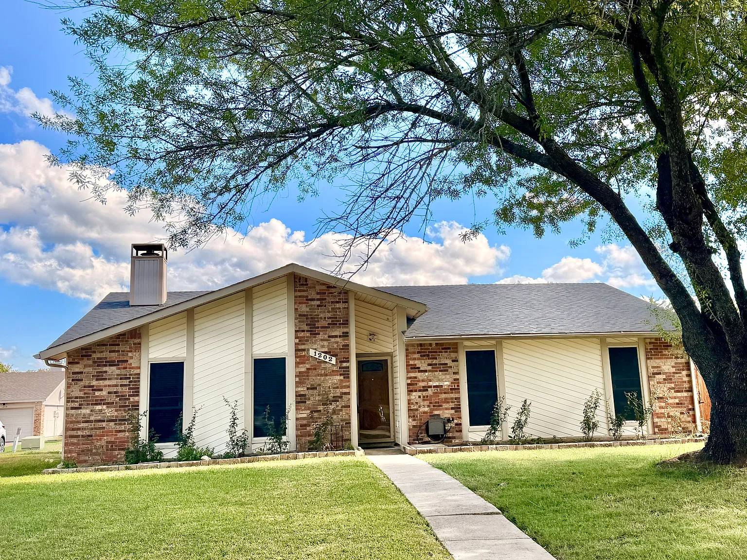 3 bed, 1508 sqft, $2,100 — Photo 2