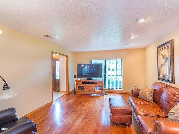 5th image of 1595 Silk Oak Ave