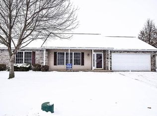 4705 N Tanglewood Trl, Decatur, IL 62526