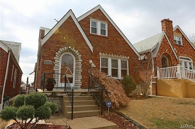 1st image of 4058 Fairview Ave