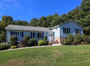 27 Slate Hill Rd, Newton, NJ 07860