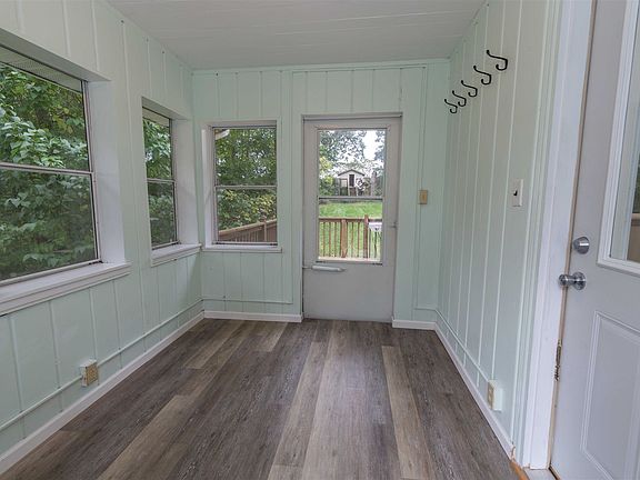 2nd image of 52691 Lynnewood Ave