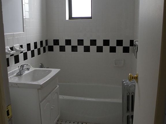 4th image of 3731 60th St APT 1