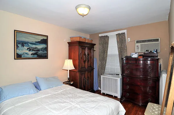 Sold by CENTURY 21 Sunny Gardens Realty, Inc. | media 1