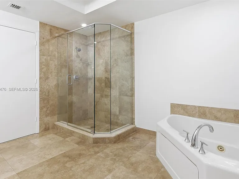 3030 NE 188th St #509 — Photo 6