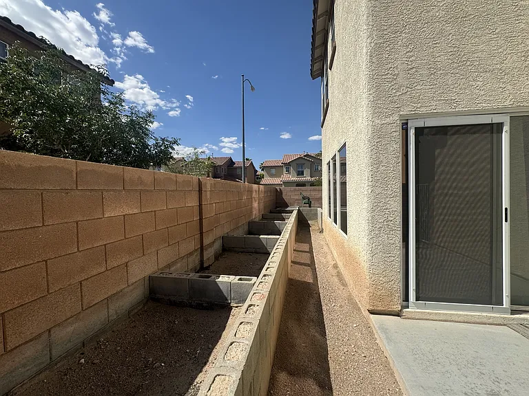 8305 Golden Amber St — Photo 23
