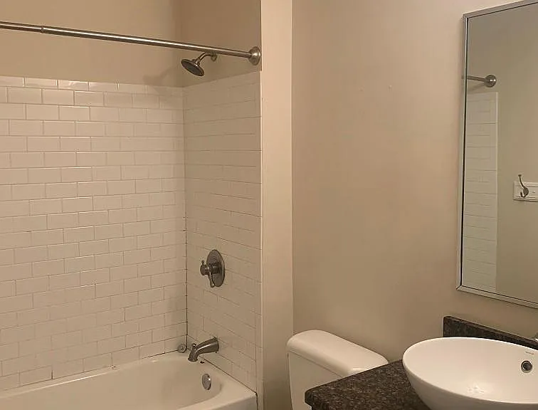 413 E Chapel Hill St #203 — Photo 4