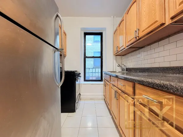 29-07 31st Avenue image 1 of 7