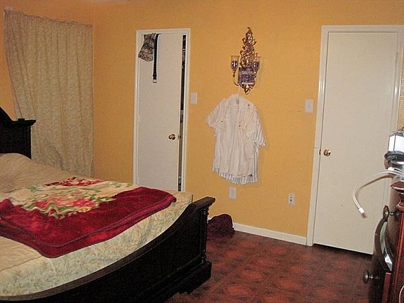 3rd image of 1223 Flatrock Creek Dr