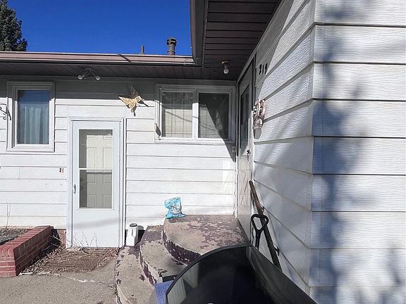 5th image of 221 Sheridan St S #219/221