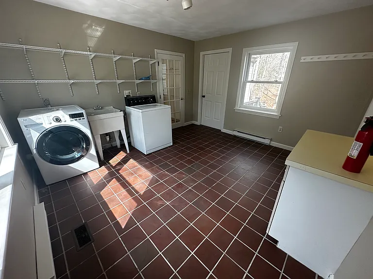 487 Carpenter Ln — Photo 21