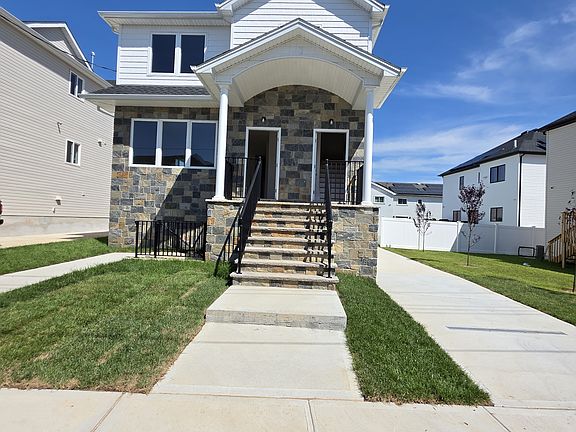 2nd image of 91 Bombay St