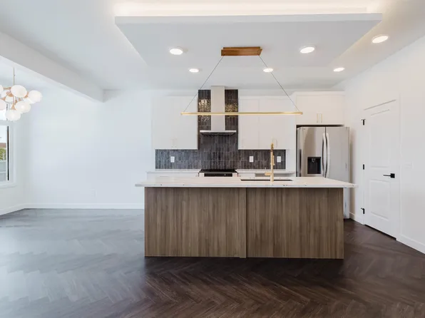 4116 208th St NW, Edmonton, AB T6M 2P5