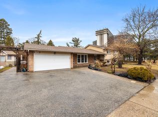 1045 Bloor St, Mississauga, ON L4Y 2N3