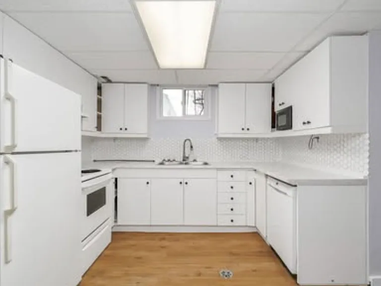 8015 131a Ave NW #BASEMENT — Photo 8