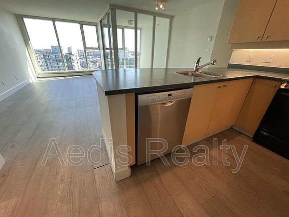 5th image of 2905 Expo Blvd Unit 1