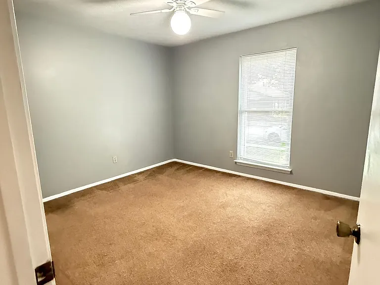 3111 Primrose Ln — Photo 11