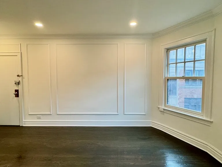 2324 N Lincoln Park W #4A — Photo 2