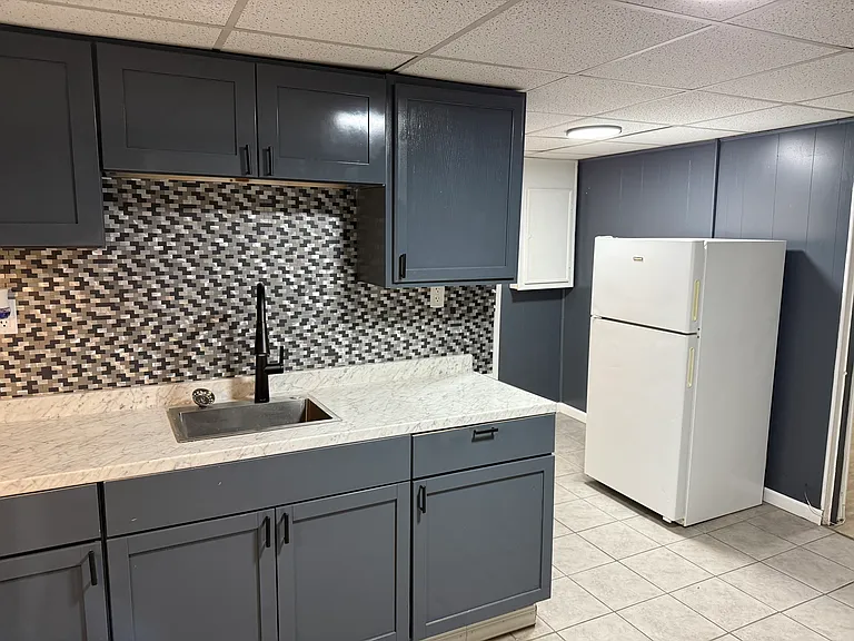 201 Center Ave #6 — Photo 8