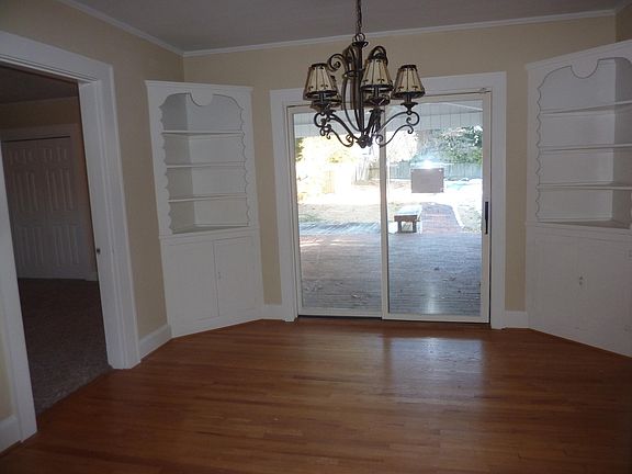 3rd image of 4208 NE Garden Dr