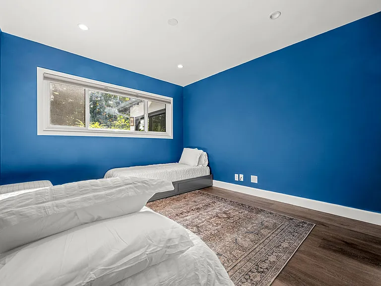 14034 Valerio St — Photo 32