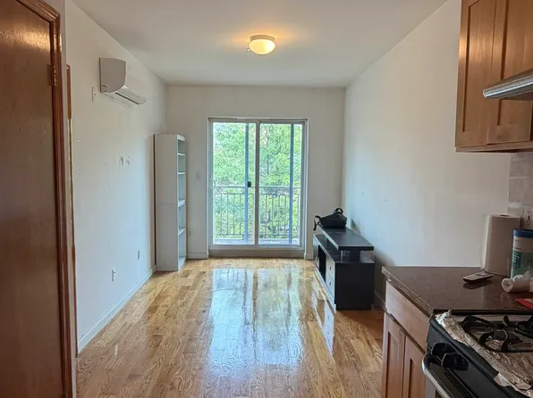 342 53rd Street image 2 of 12