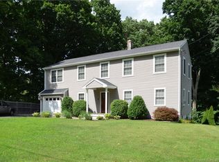 38 George Washington Tpke, Burlington, CT 06013