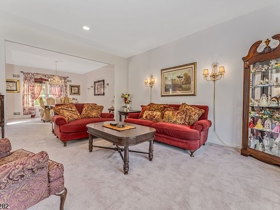 5th image of 23 Oak Ridge Rd