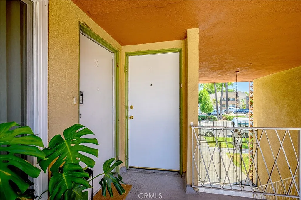 2 bed, 1.0 bath, 800 sqft, $2,100 — Photo 3