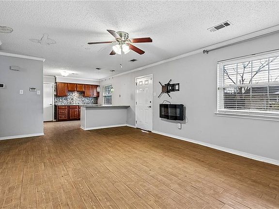 3rd image of 285 Terrio Dr