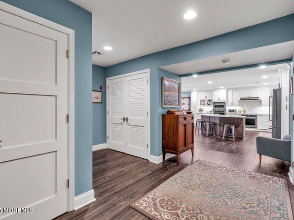 580 E Main St #4