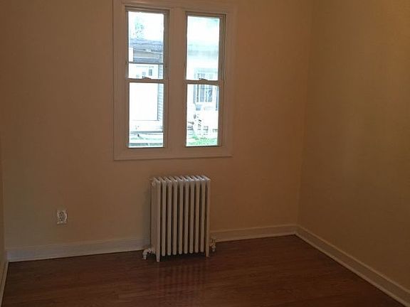 5th image of 931 Broadway Ave
