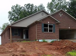 121 Vineland Parkway Dr, Vine Grove, KY 40175