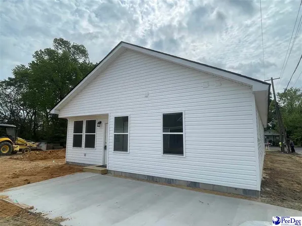 380 Moore St, Lake City, SC 29560