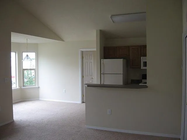 2 bed, 950 sqft, $1,395 — Photo 3