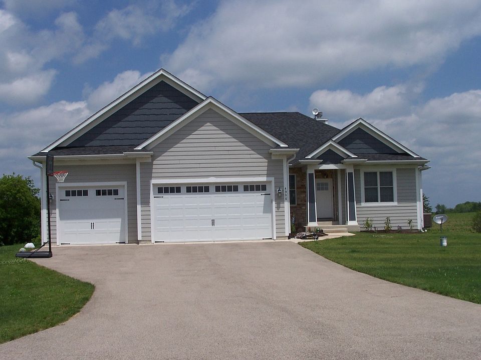 2nd image of 2705 Sterling Dr
